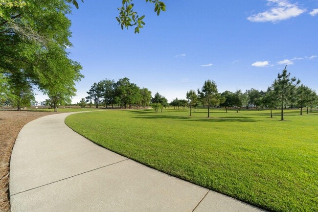 Building Photo - 423 Arrowwood Blvd