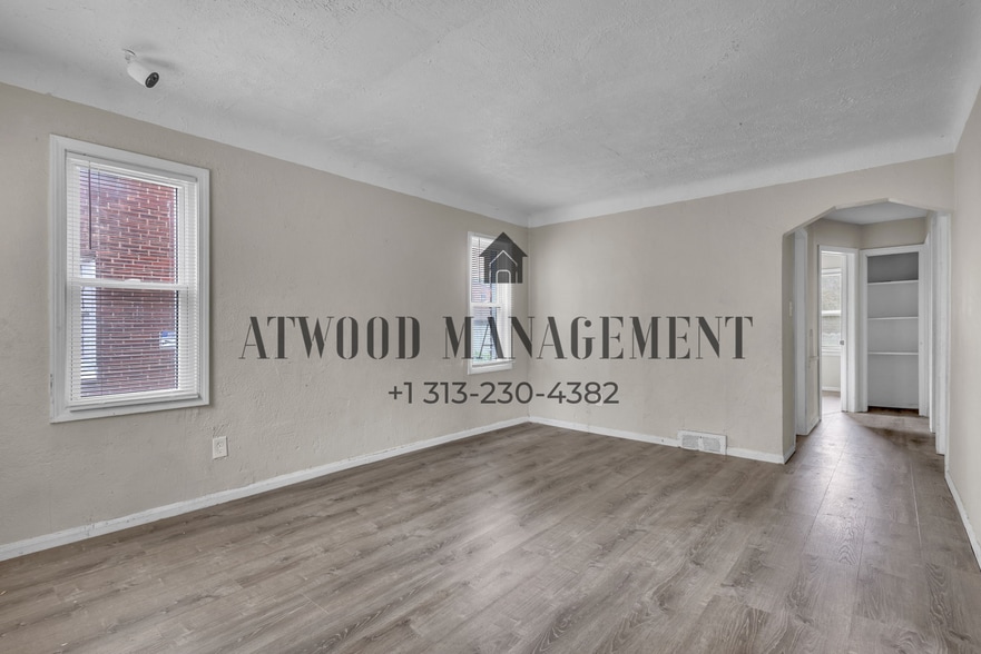 Building Photo - This beautifully updated 3-bedroom, 1-bath single-family home is ready for move-in!