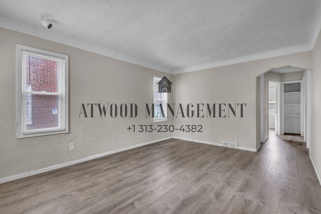 Building Photo - This beautifully updated 3-bedroom, 1-bath single-family home is ready for move-in!
