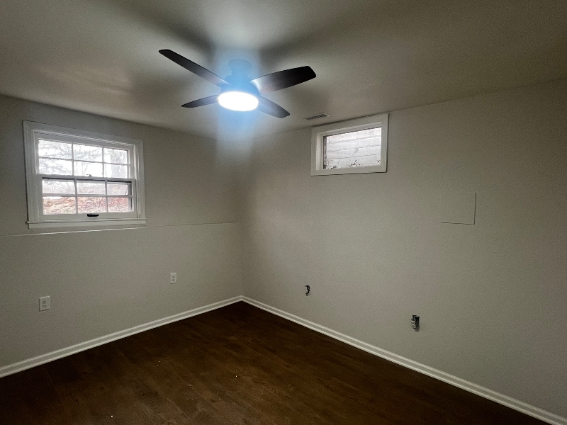 Building Photo - 1054 Wellington Rd