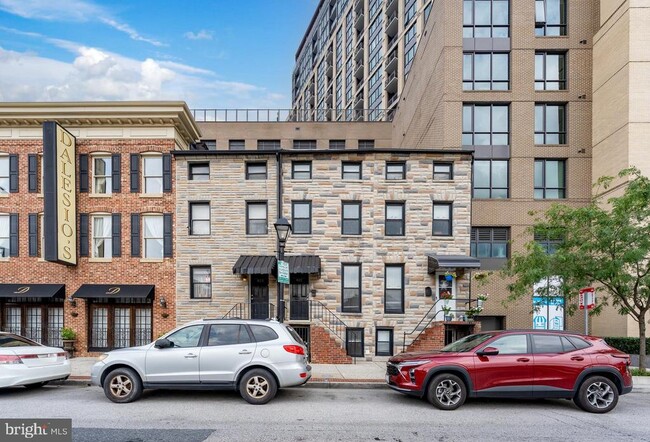 Building Photo - 821 Eastern Ave