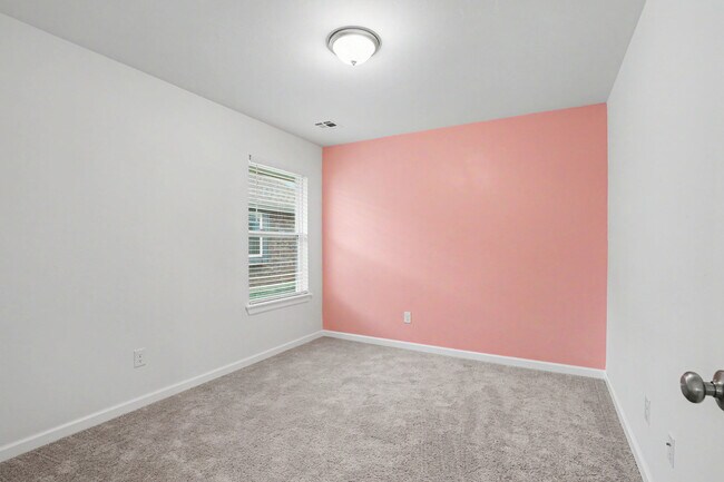 Building Photo - 8601 NW 76th St
