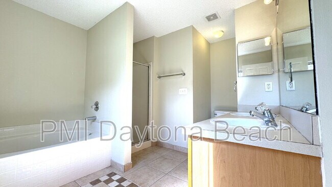 Building Photo - 112 Karas Trail