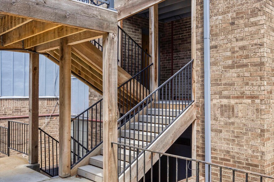 Building Photo - 4056 Warwick Blvd