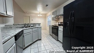 Building Photo - 9411 Gillcross Way