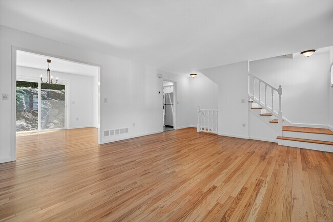 Building Photo - 55 Locust St