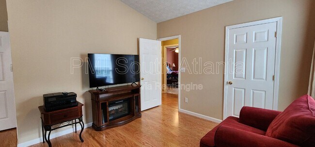 Building Photo - 4284 Cedar Lake Cove