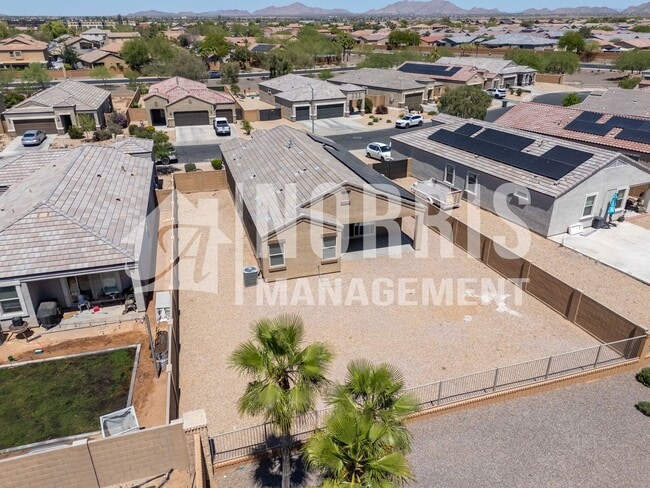 Building Photo - Low Maintenance Home Centrally Located