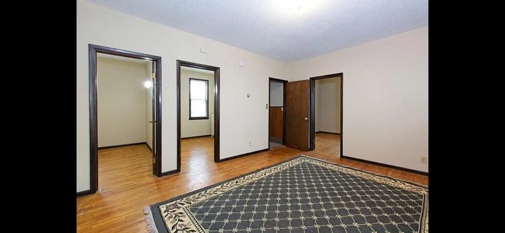 Building Photo - 1550 Selby Ave