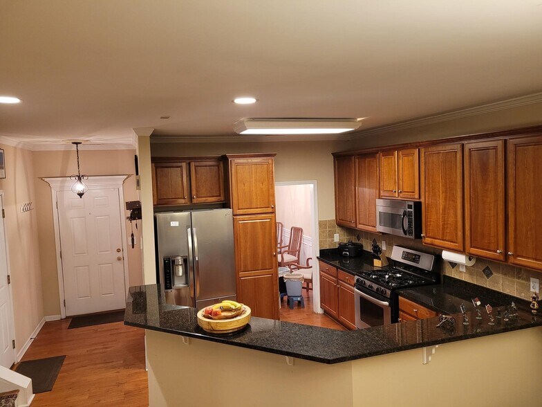 Building Photo - 144 Pelham Springs Pl