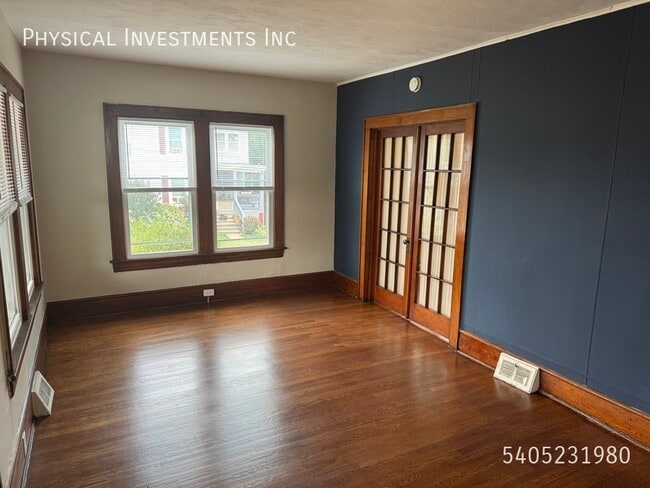 Building Photo - 1729 Moorman Ave NW