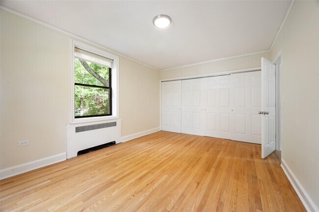 Building Photo - 212 Larchmont Acres