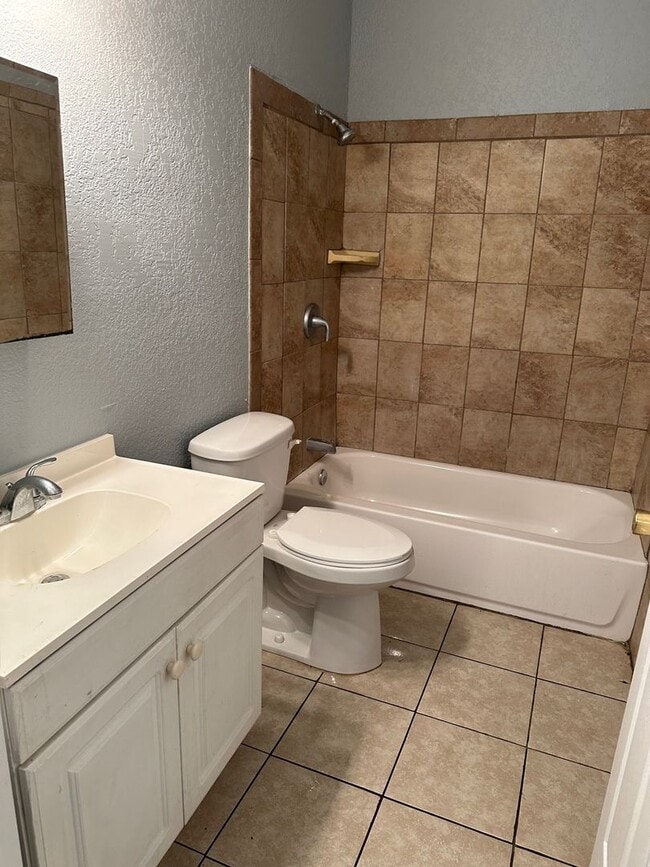 Building Photo - 2 Bed/2 Bath in Haines City - ready for immediate move in!