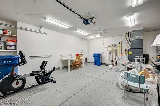 Building Photo - 760 Thousand Oaks Dr