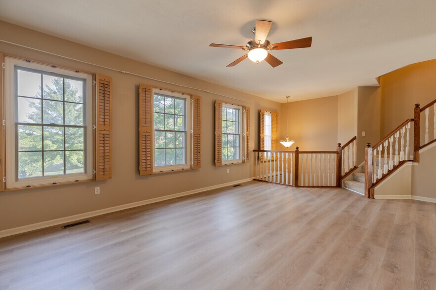 Building Photo - 337 Marshall Heights Dr