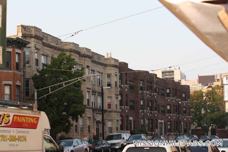 Building Photo - 887 Huntington Ave