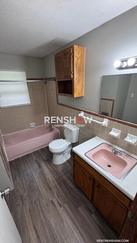 Building Photo - 92-E Navy Dr