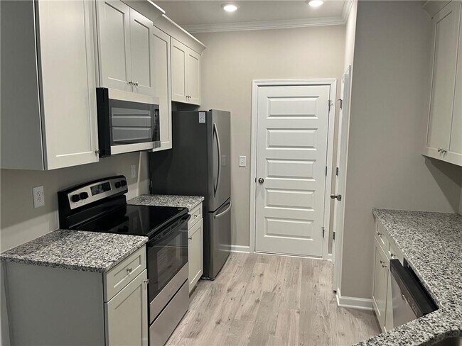 Building Photo - 266 Eva Wy