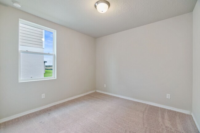 Building Photo - 121 Towns Cir