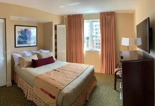 Building Photo - 16690 Blatt Blvd