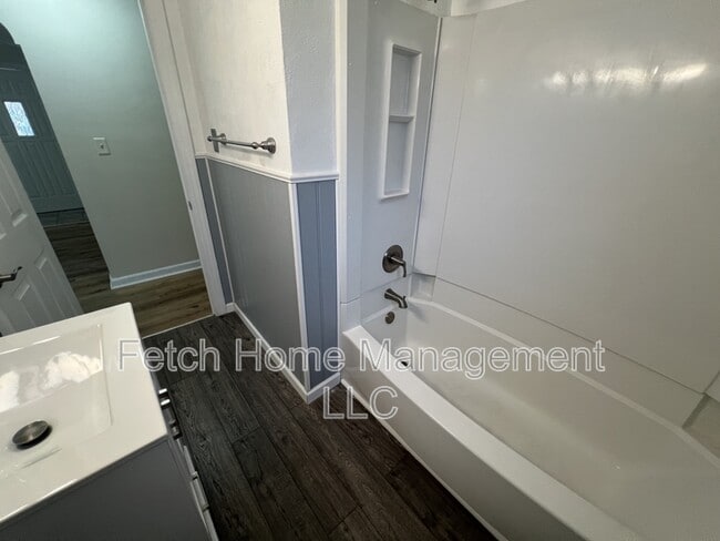 Building Photo - 143 Cedar St