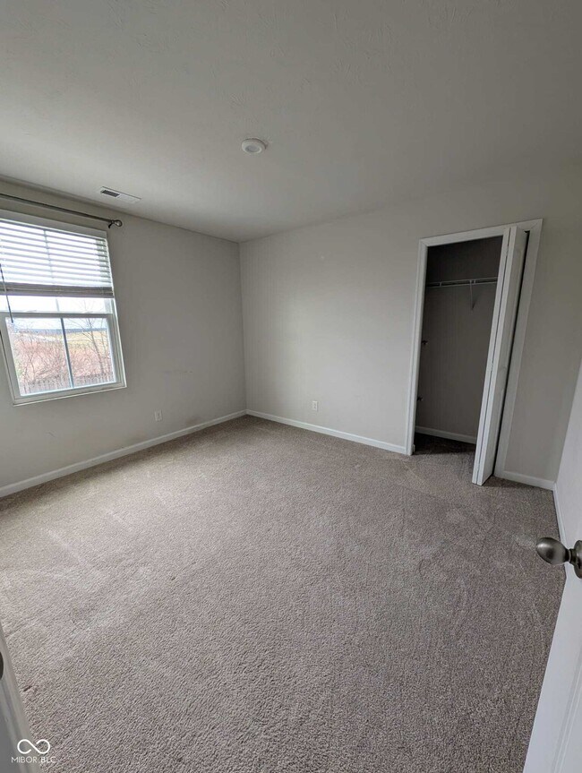 Building Photo - 128 Traditions Pass