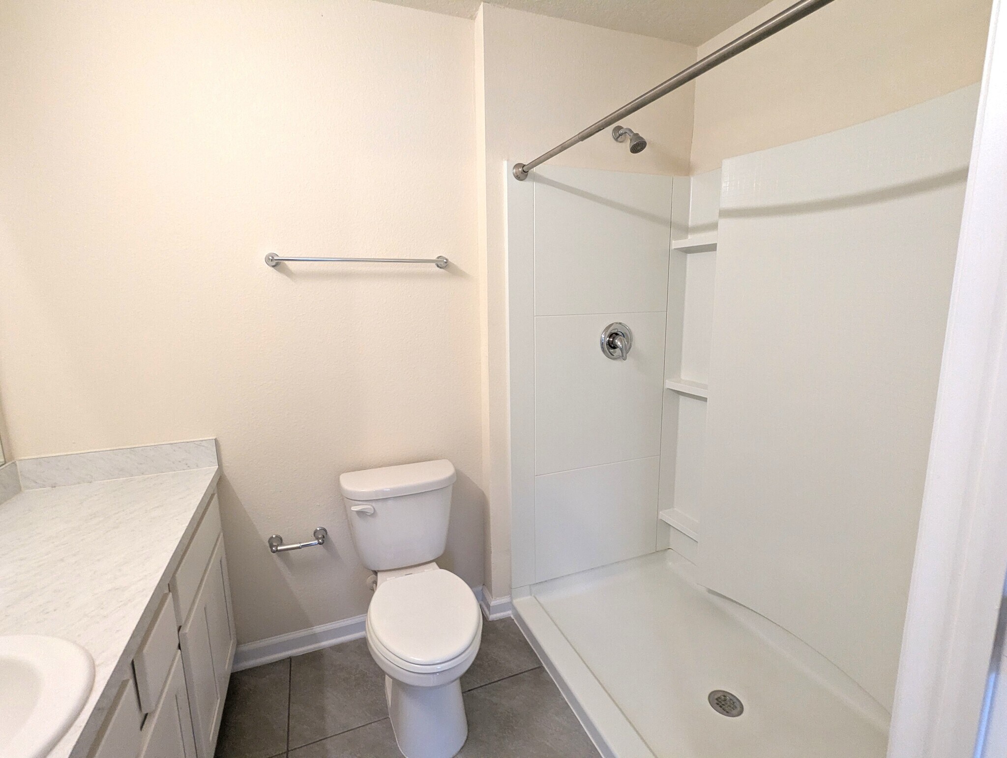 Building Photo - 4064 Oak Mill Rd