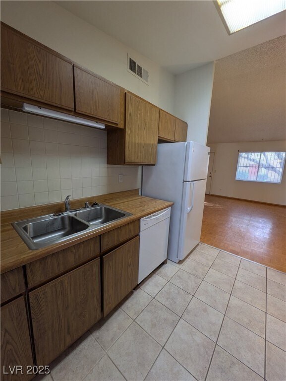 Building Photo - 4252 Rollingstone Dr