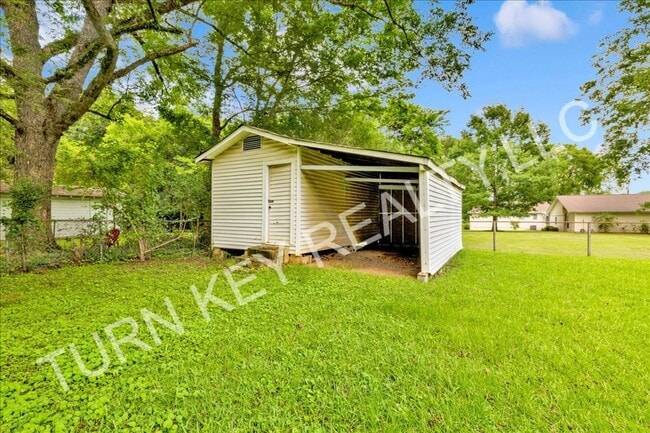 Building Photo - Duplex for Rent in Forestdale **ACCEPTS SE...