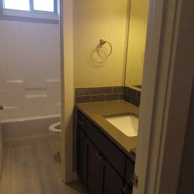 Building Photo - 62907 NE Nolan St