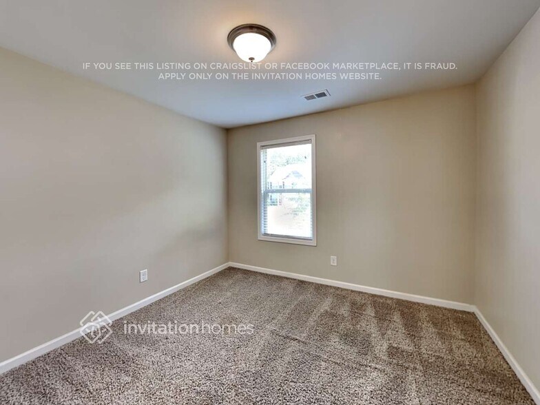 Building Photo - 76 White Trillium Dr