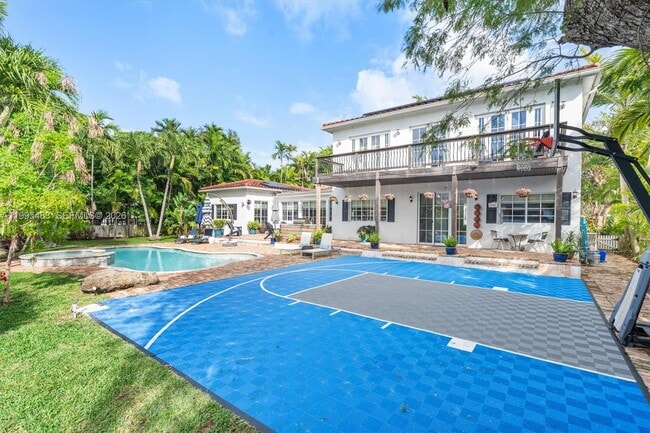 Building Photo - 9636 NE 5th Avenue Rd