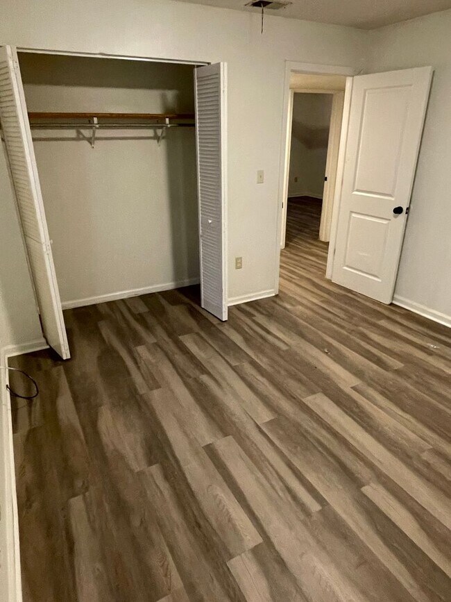 Building Photo - 8722-8722 Hickory St