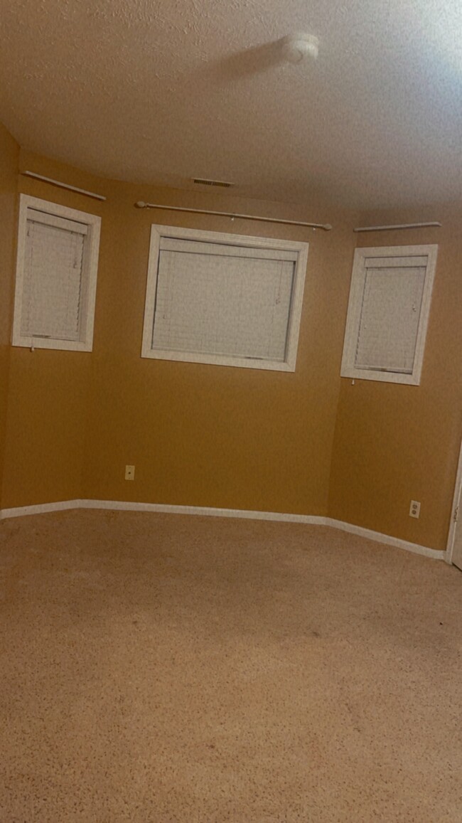 Room in basement - 6000 Duxhall Ct