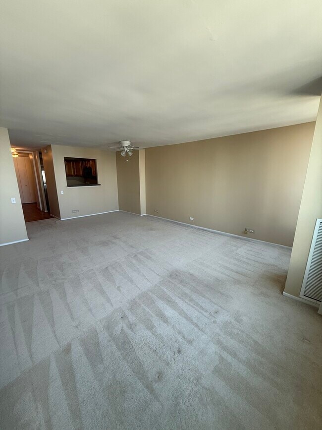 Building Photo - 1030 N State St