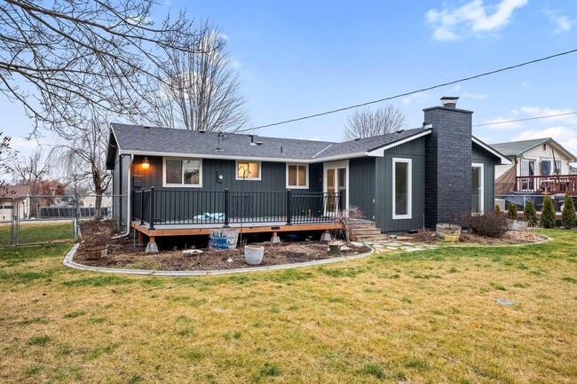 Building Photo - Great Location! - 3 Bedroom Valley Home!