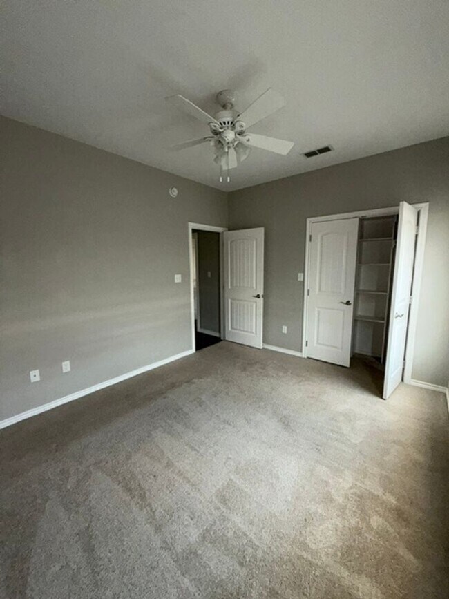 Building Photo - 1333 Briar Cliff Path