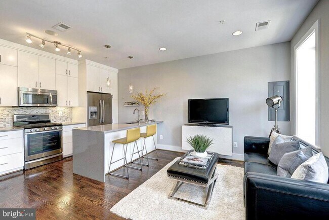 Building Photo - 1478 Harvard St NW