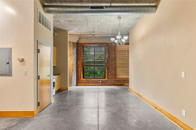 Building Photo - 1601 Washington Ave