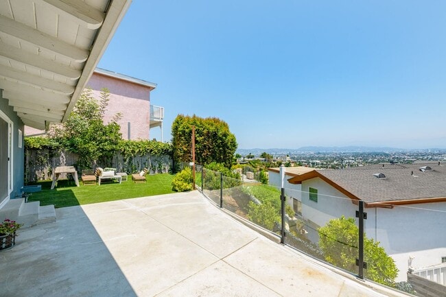 Building Photo - 4413 Don Felipe Dr