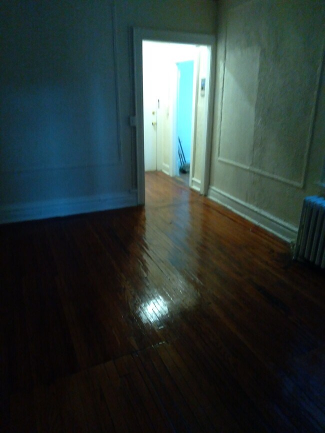 Building Photo - 232 Shephard Ave