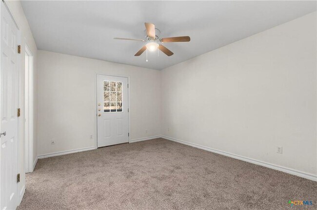 Building Photo - Well-Maintained 3-Bedroom Home – Ideal for Students & Professionals!