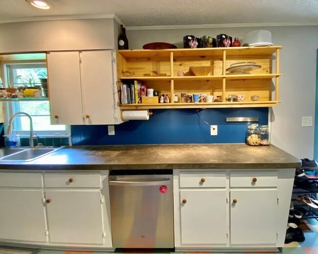 Building Photo - 306 Woodlawn Dr