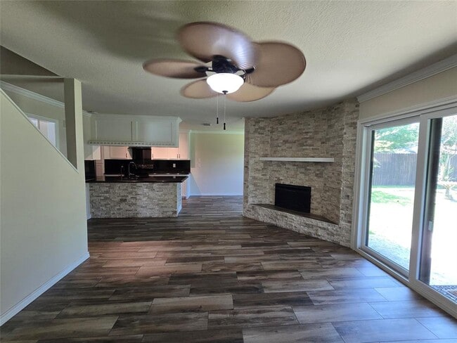 Building Photo - 9211 Kempwood Dr