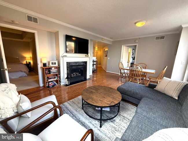 Building Photo - 3830 9th St N