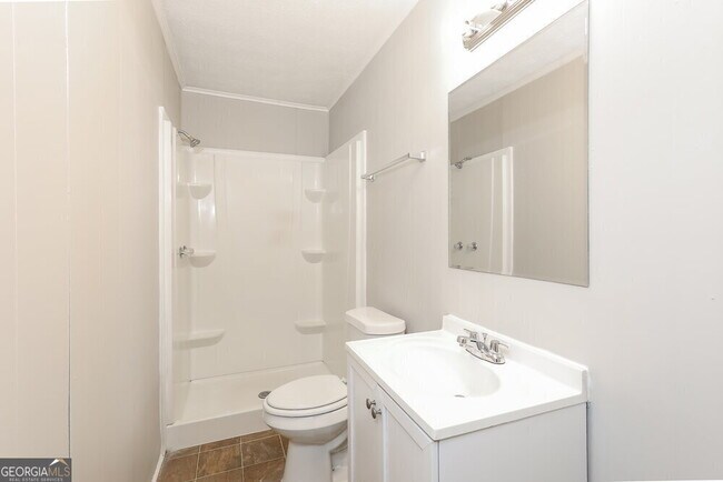 Building Photo - 494 Clara Dr