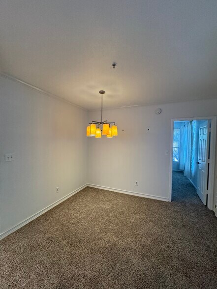Dining area - 10101 N Arabian Trl