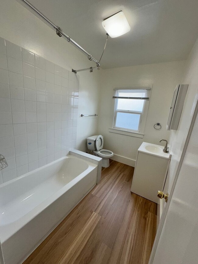 Building Photo - Charming corner lot with great natural light