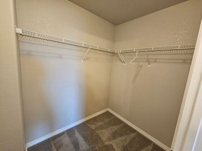 Building Photo - 13256 Park Meadows Dr