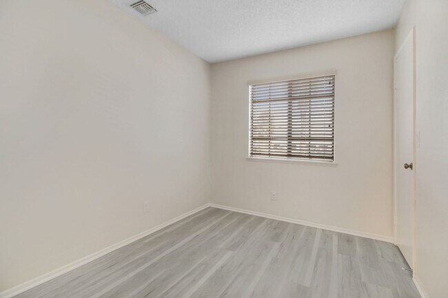 Building Photo - Your Dream 3BR/2.5BA Rental in the Desirable 'Dearborn Grove' Community in Redlands!